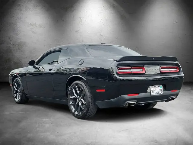 2023 Dodge Challenger SXT Auto photo 4