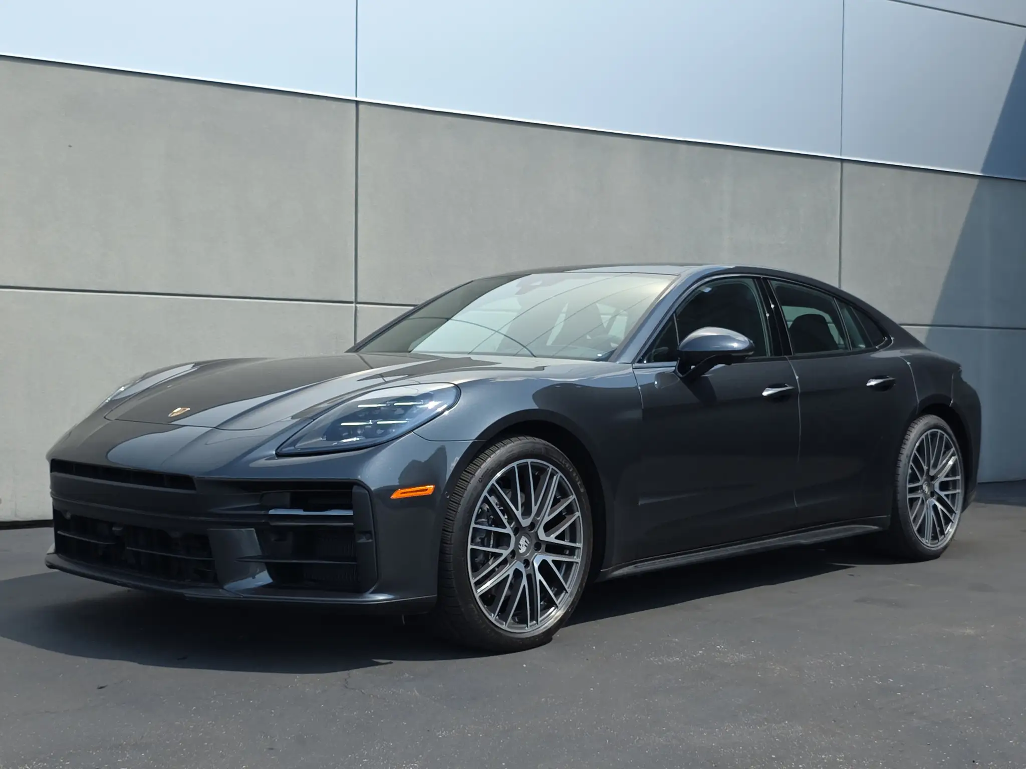 2024 Porsche Panamera 4 photo 1