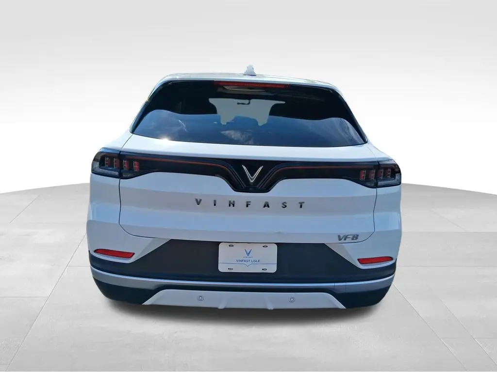 2025 VinFast VF 8 Plus Standard Range photo 5
