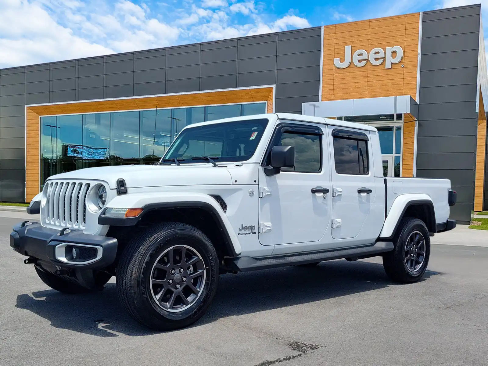 2022 Jeep Gladiator Overland's photo