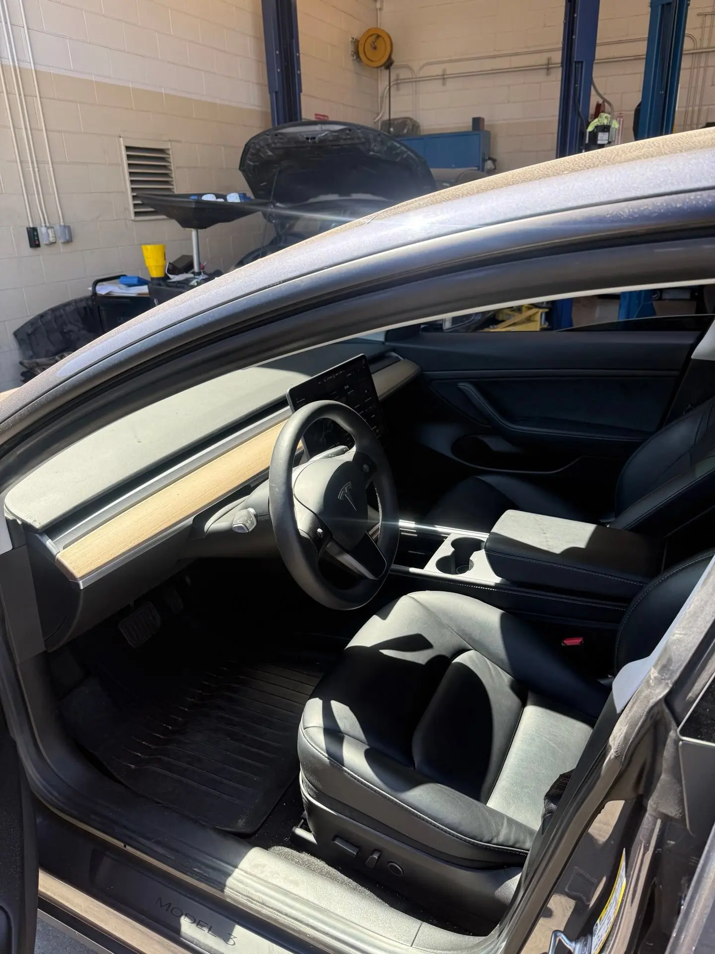 2021 Tesla Model 3 Standard Range Plus photo 5