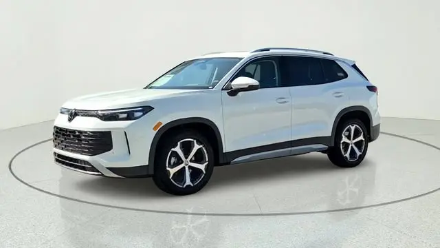 2026 Volkswagen Tiguan 2.0T SE photo 3