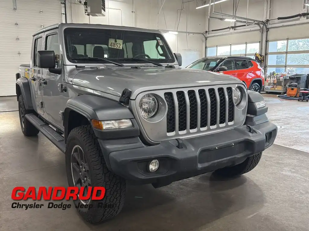 2020 Jeep Gladiator Sport S's photo