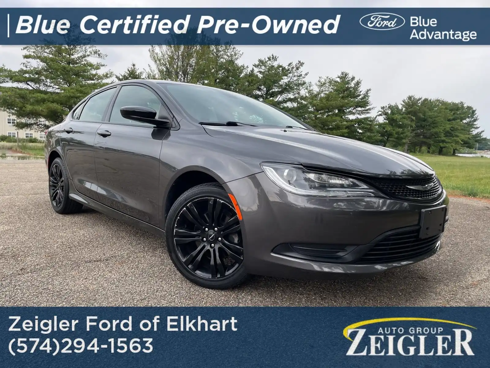 2017 Chrysler 200 Touring's photo