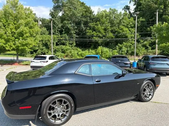 2017 Dodge Challenger GT photo 4