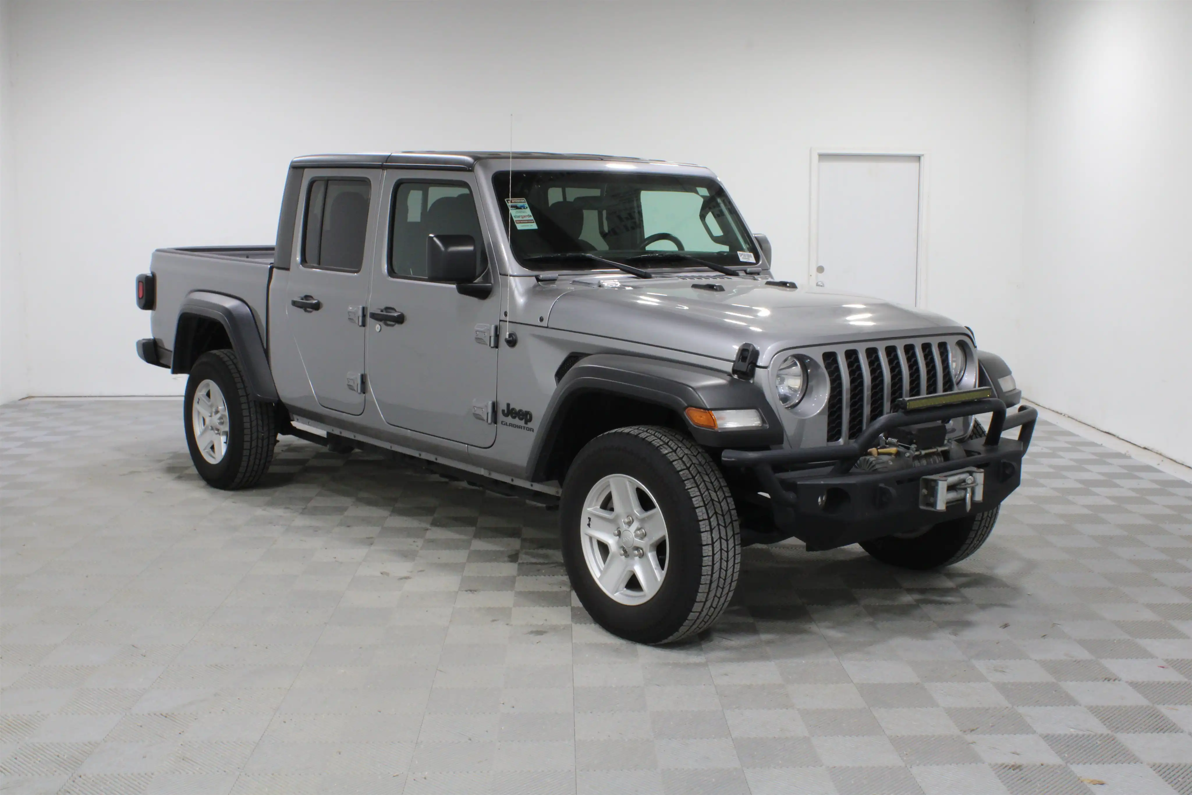 2020 Jeep Gladiator Sport S's photo
