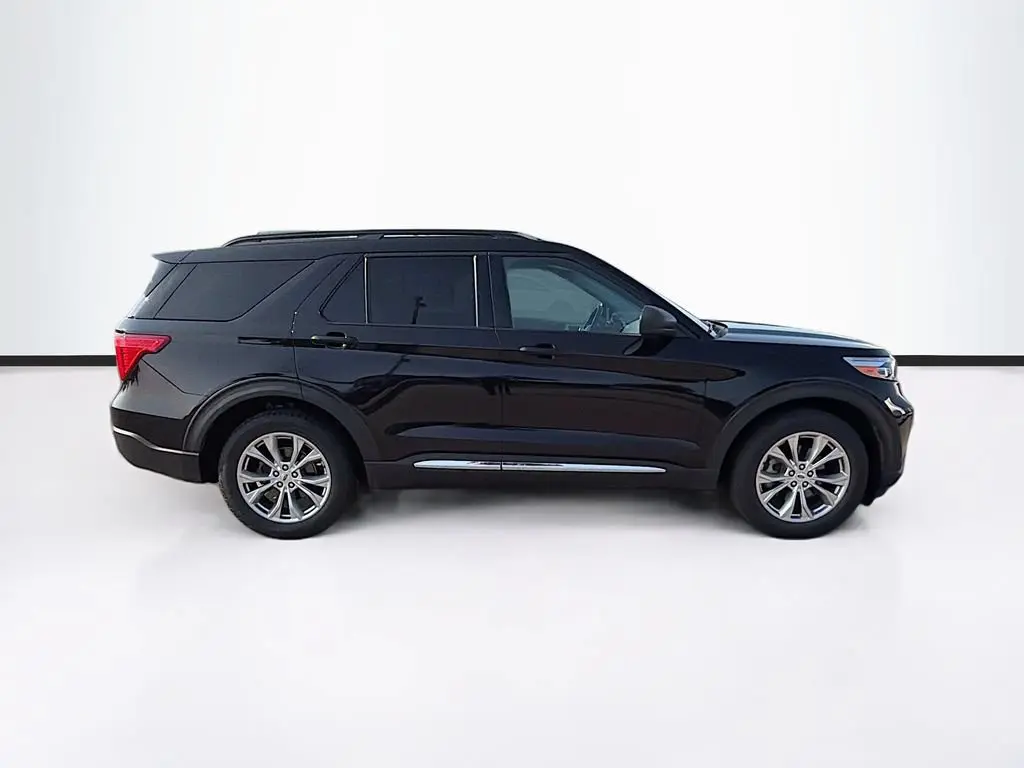2021 Ford Explorer XLT 4WD photo 4