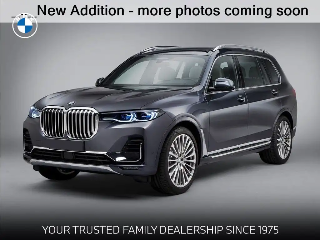 2021 BMW X7 M50i's photo