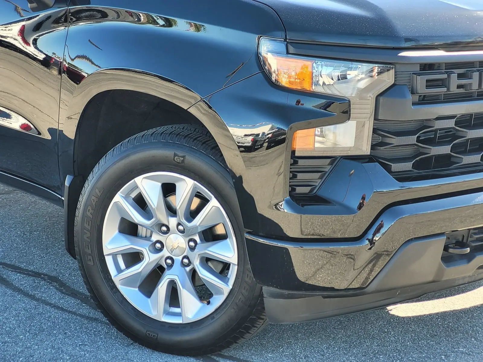 2024 Chevrolet Silverado 1500 Custom Double Cab Std Box photo 3