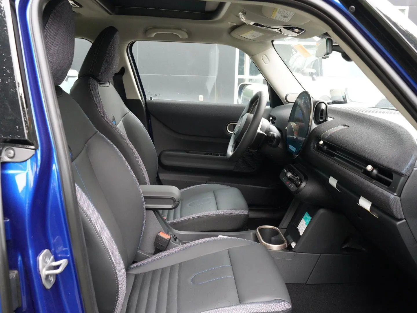 2026 MINI Hardtop Cooper S photo 5