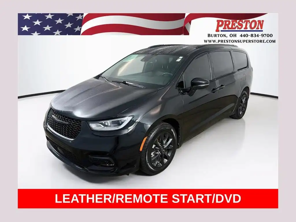 2021 Chrysler Pacifica Touring L's photo