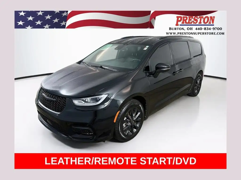 2021 Chrysler Pacifica Touring L's photo