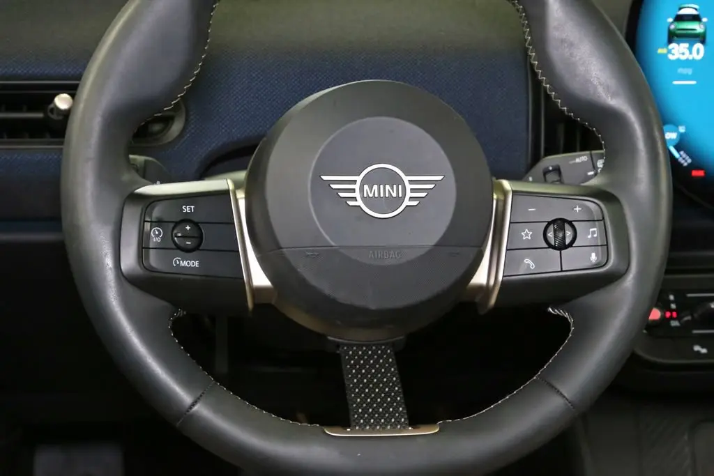 2025 MINI Hardtop Cooper photo 5
