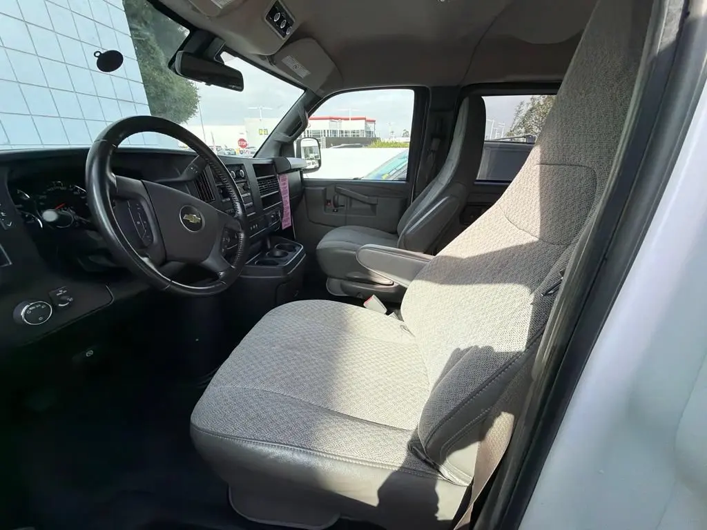 2022 Chevrolet Express LT 3500 Extended photo 4