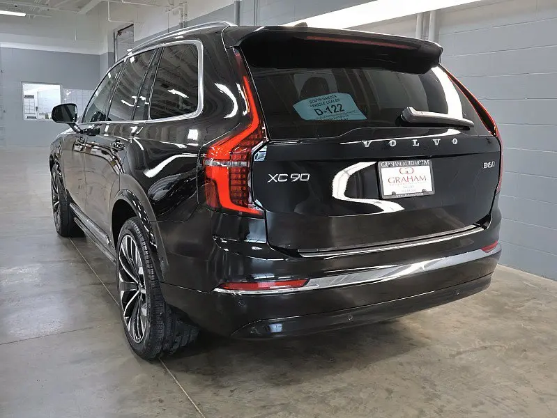 2026 Volvo XC90 B6 Plus Bright 7-Seater AWD photo 3