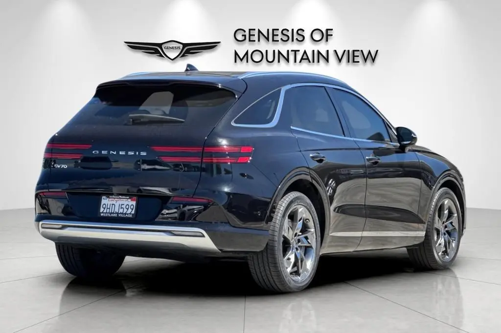 2023 Genesis GV70 Electrified GV70 AWD Advanced photo 3