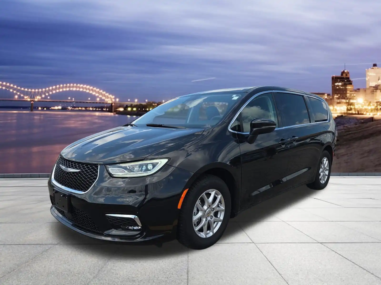 2023 Chrysler Pacifica Touring L's photo