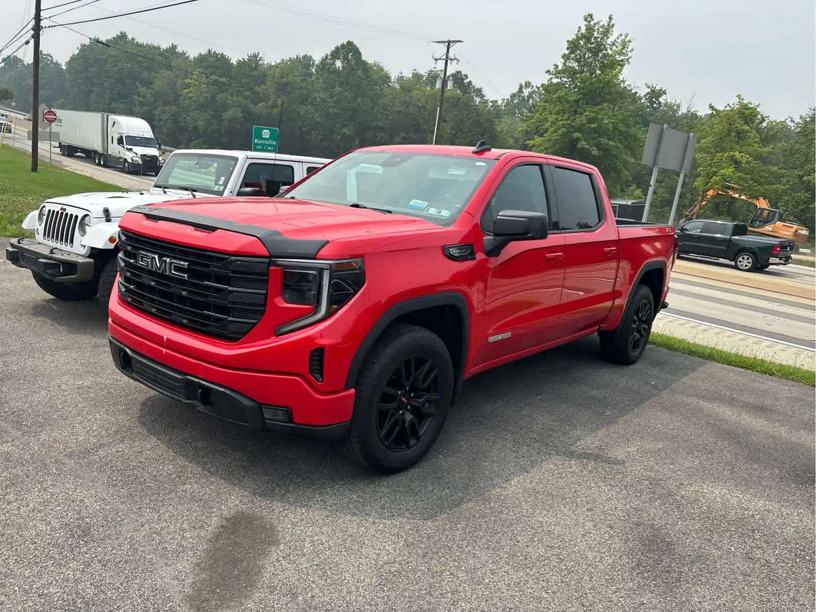 2022 GMC Sierra 4WD Crew Cab Standard Box Elevation's photo