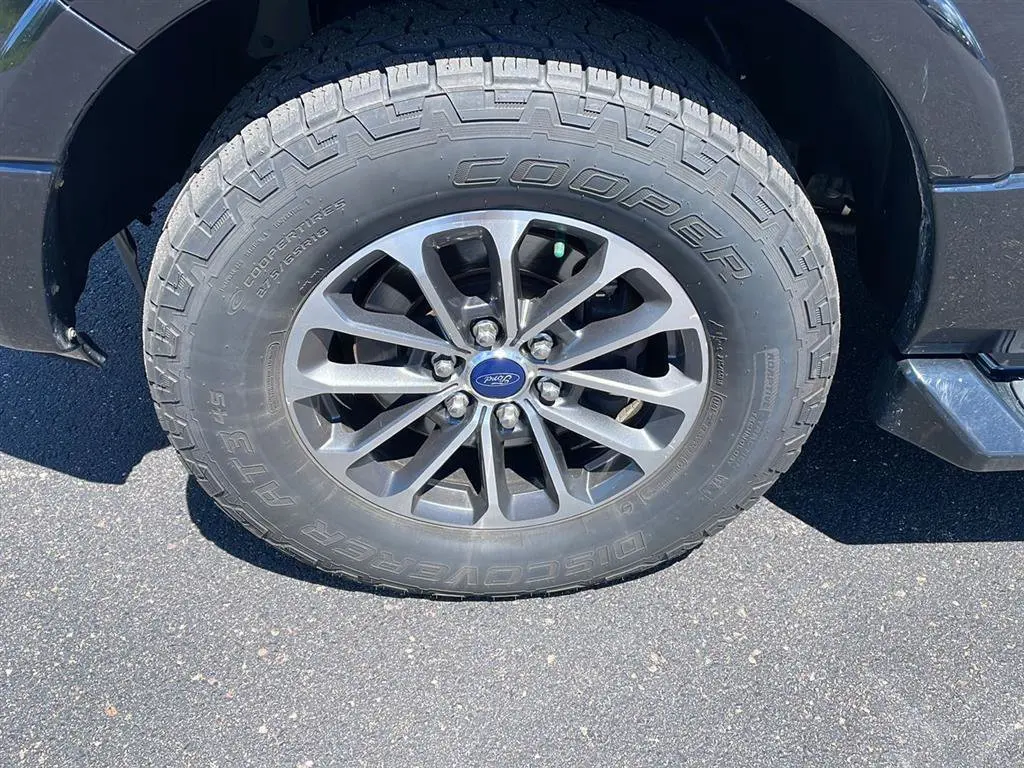 2017 Ford Expedition Limited 4x4 EL photo 4
