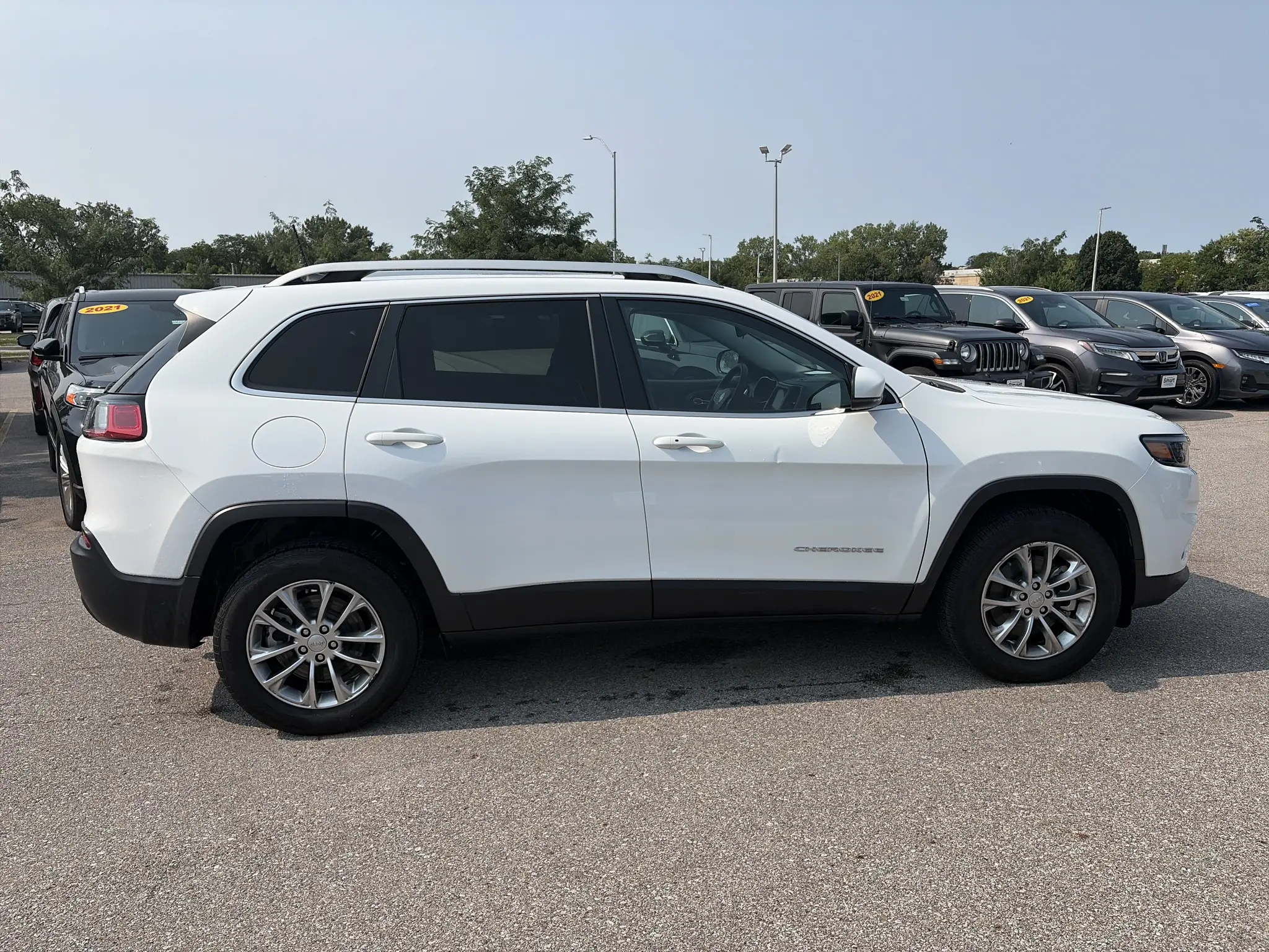 2021 Jeep Cherokee Latitude Plus 4X4 photo 4