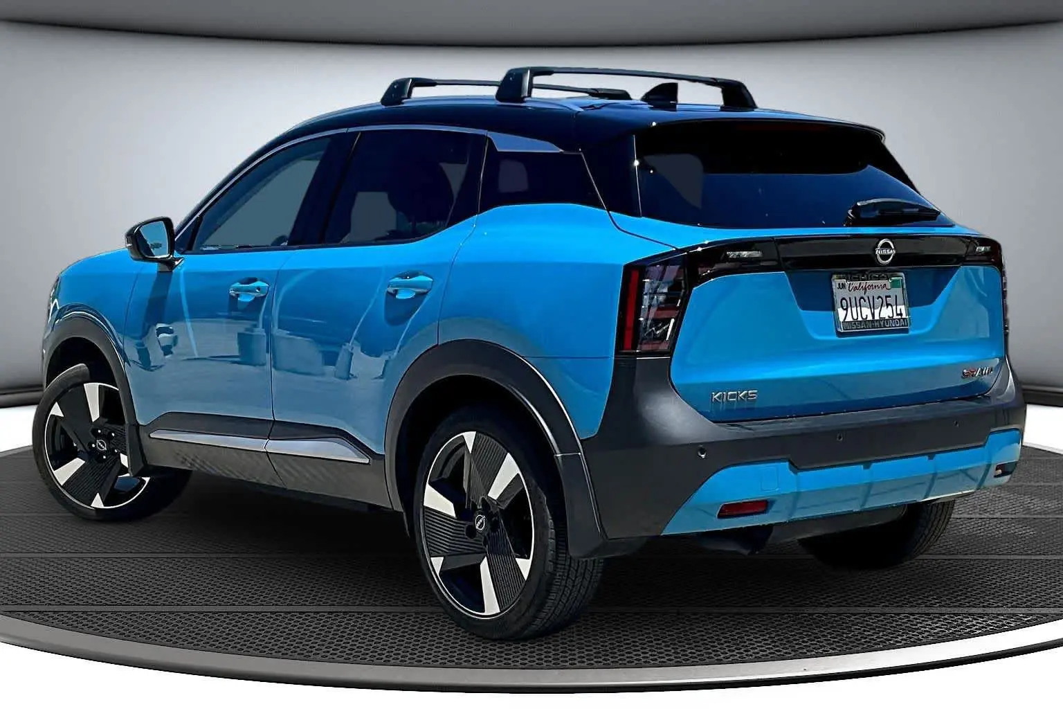 2025 Nissan Kicks 2.0 SR AWD photo 4