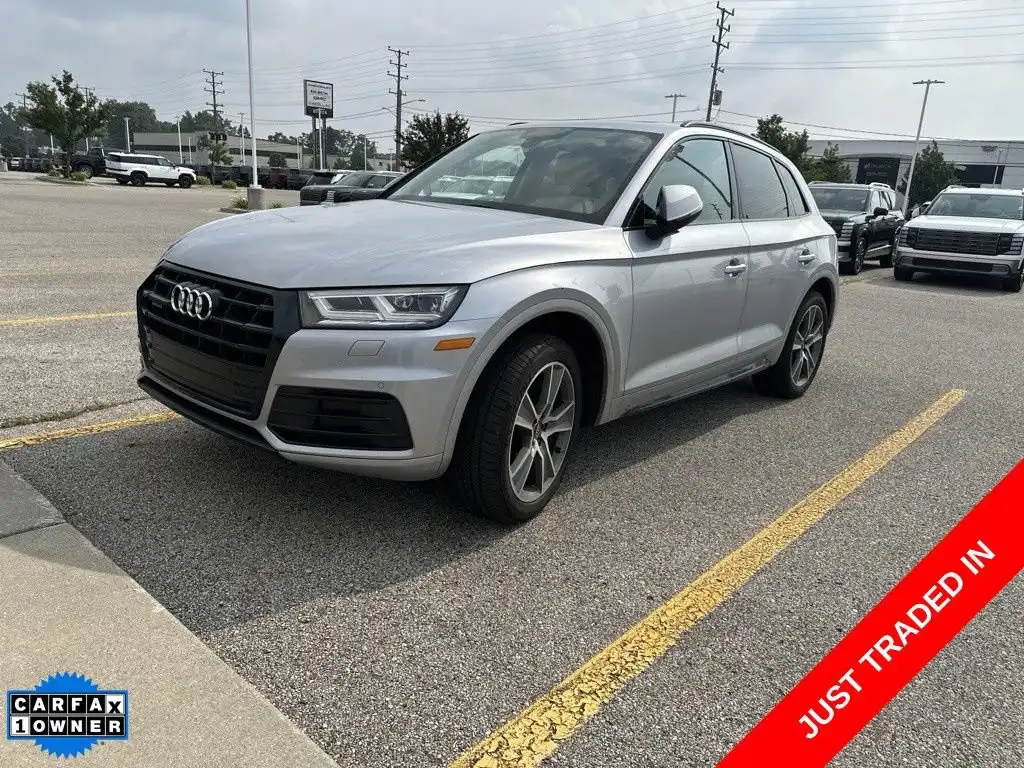 2019 Audi Q5 2.0T quattro S tronic Premium Plus's photo