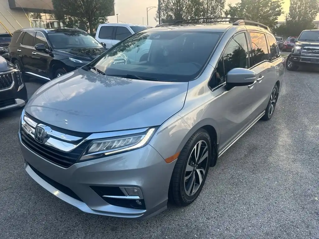 2019 Honda Odyssey Elite's photo