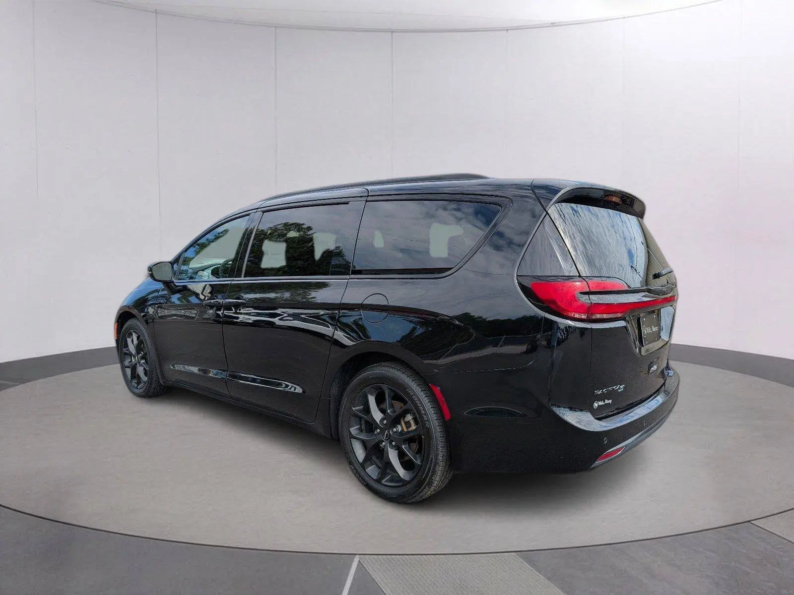 2025 Chrysler Pacifica Limited photo 5
