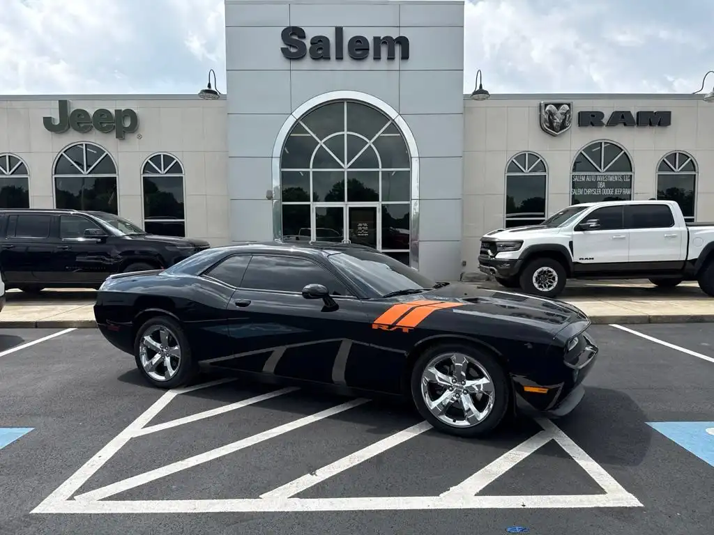 2013 Dodge Challenger R/T's photo