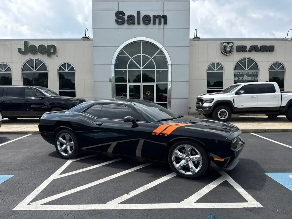 2013 Dodge Challenger R/T's photo
