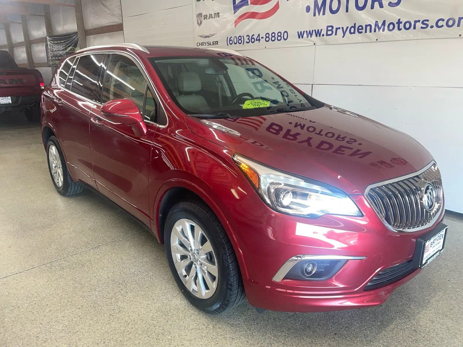 2017 Buick Envision Essence AWD photo 3