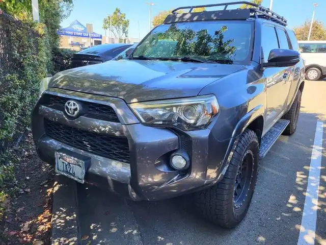 2016 Toyota 4Runner SR5 4WD V6's photo