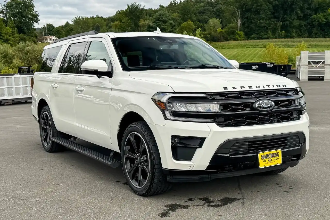 2024 Ford Expedition Limited 4WD MAX's photo