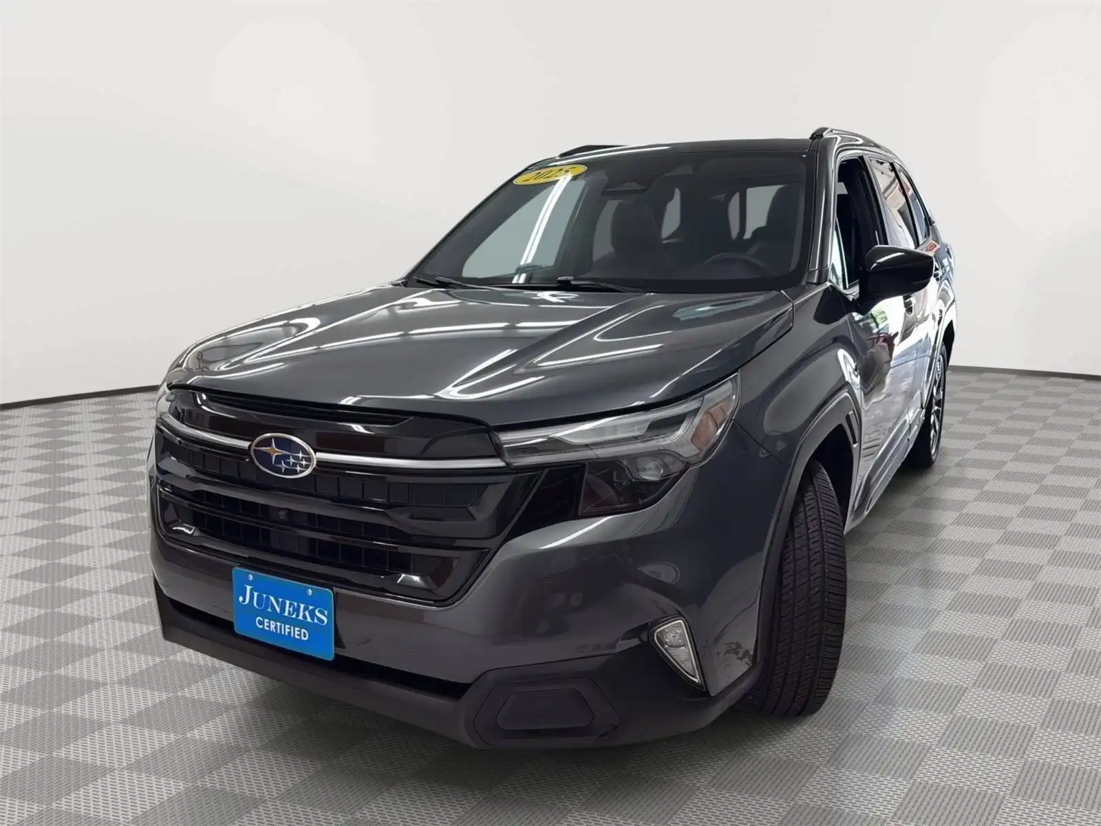 2025 Subaru Forester Touring's photo