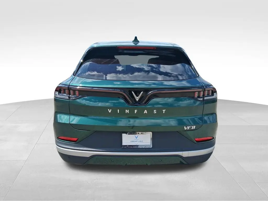 2023 VinFast VF 8 VF 8 Standard Range photo 4