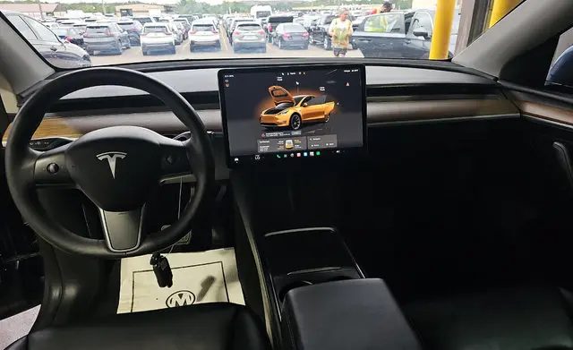 2023 Tesla Model Y Long Range Dual Motor AWD photo 5