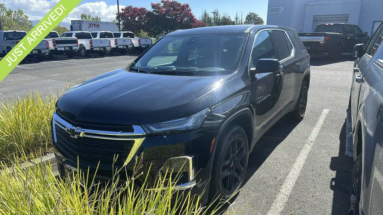 2022 Chevrolet Traverse LS FWD's photo