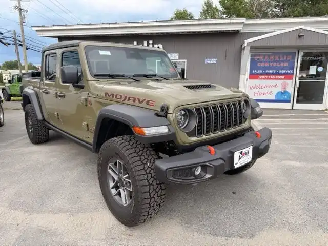 2026 Jeep Gladiator Mojave Auto's photo