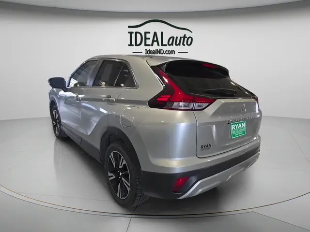 2025 Mitsubishi Eclipse Cross SE S-AWC photo 3