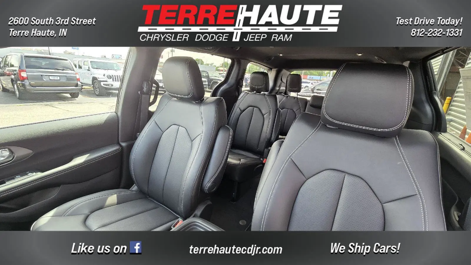 2027 Chrysler Pacifica Select photo 5