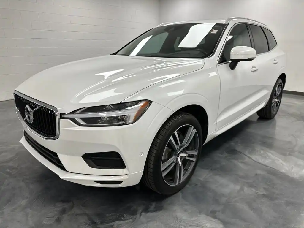 2019 Volvo XC60 T6 Momentum AWD's photo