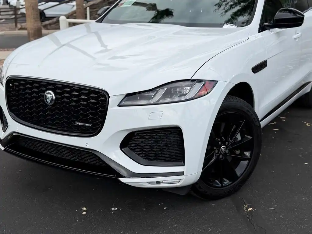 2024 Jaguar F-PACE P400 R-Dynamic S's photo