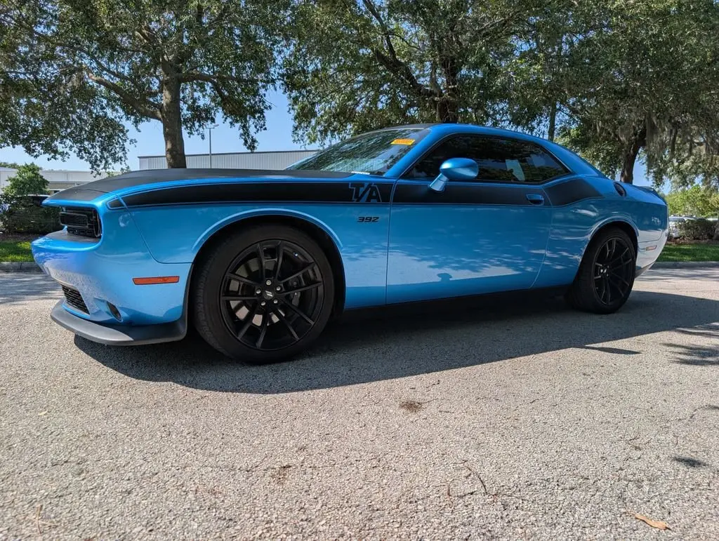 2023 Dodge Challenger R/T Scat Pack photo 3