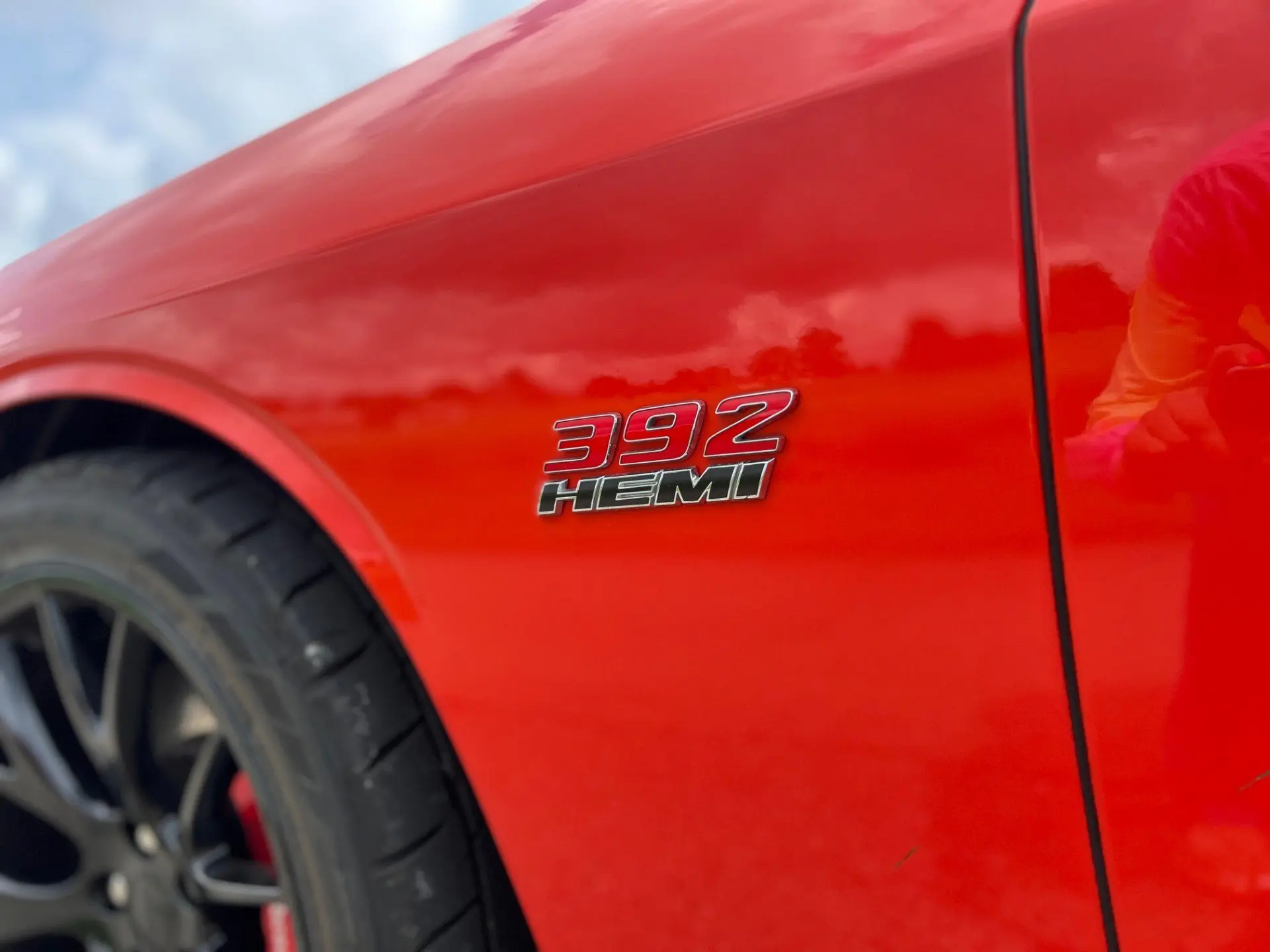 2016 Dodge Challenger SRT 392 photo 3