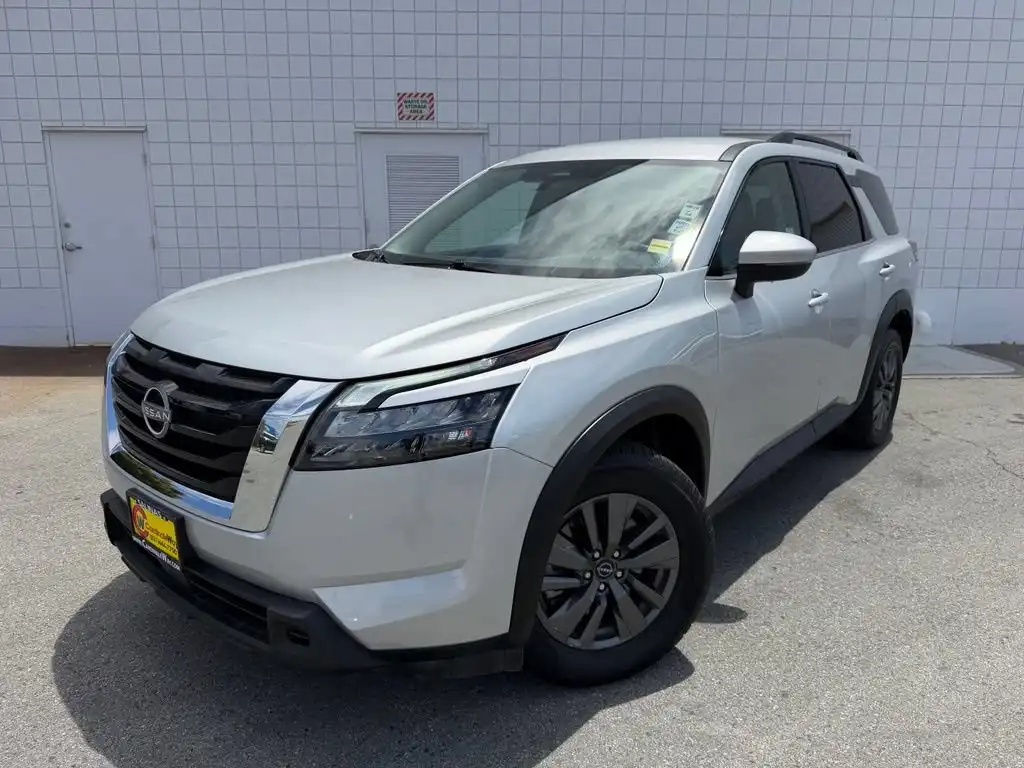 2025 Nissan Pathfinder SV 2WD's photo