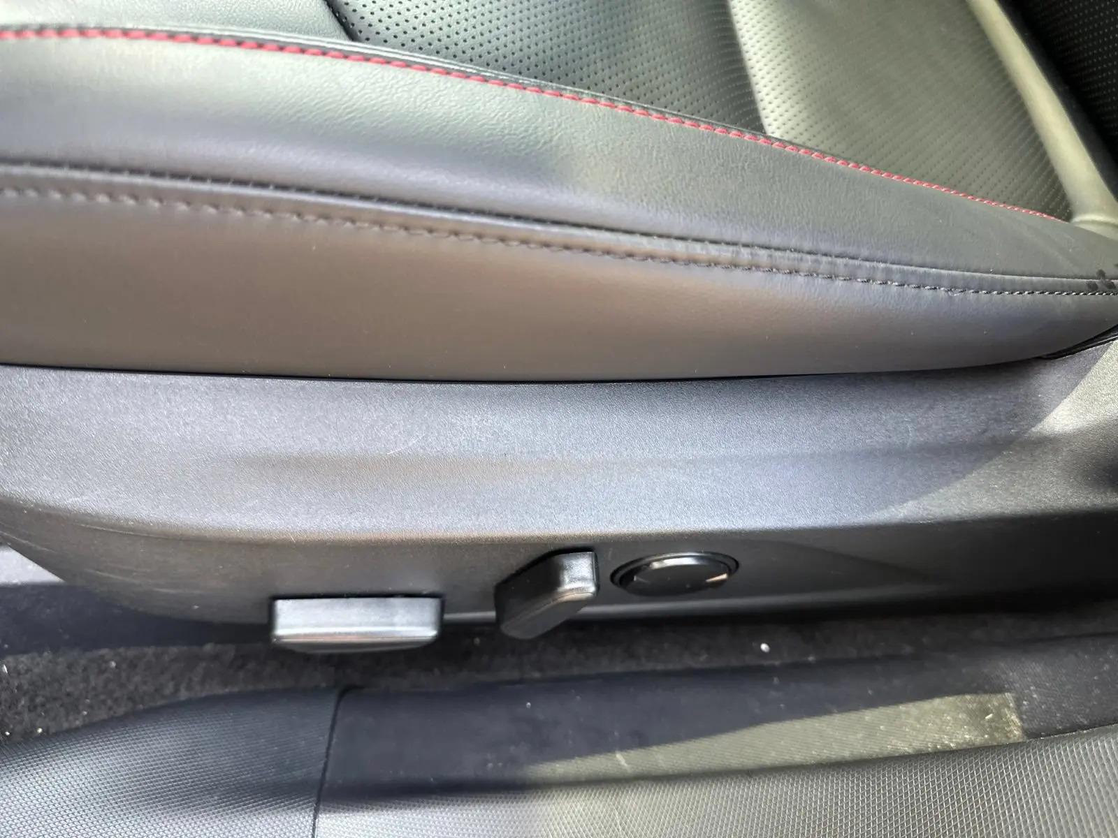 2025 Ford Mustang-Mach-e Premium photo 5