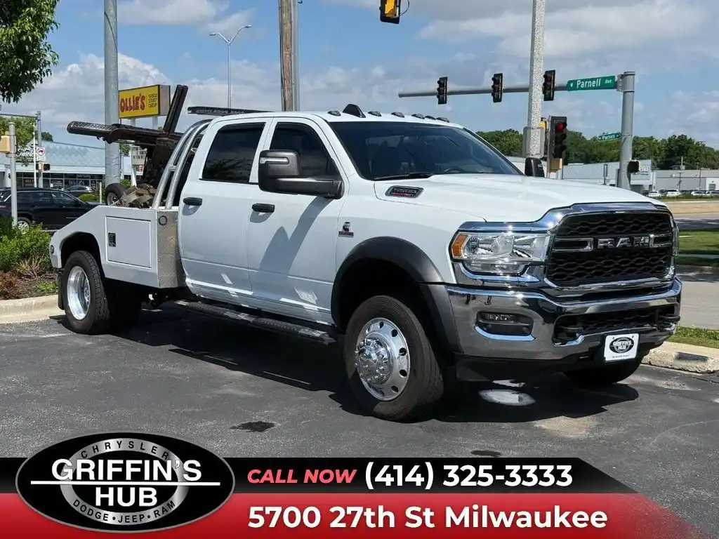 2024 RAM 5500 Tradesman 4X4 Crew Cab DRW 173" WB's photo