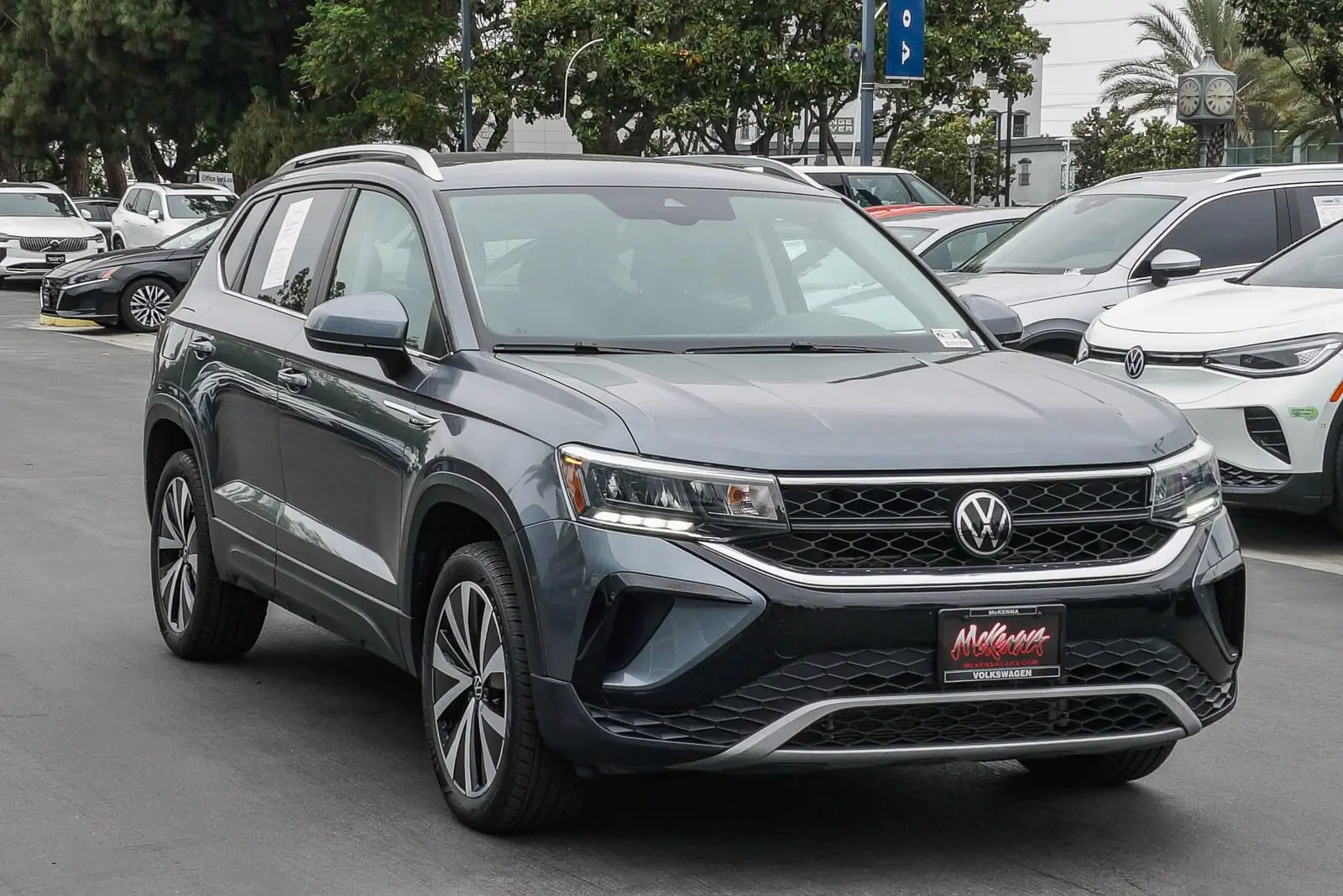 2024 Volkswagen Taos 1.5T SE photo 3