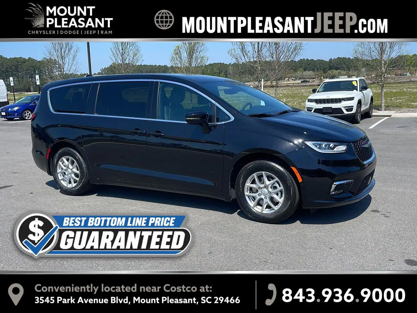 2026 Chrysler Pacifica Select's photo