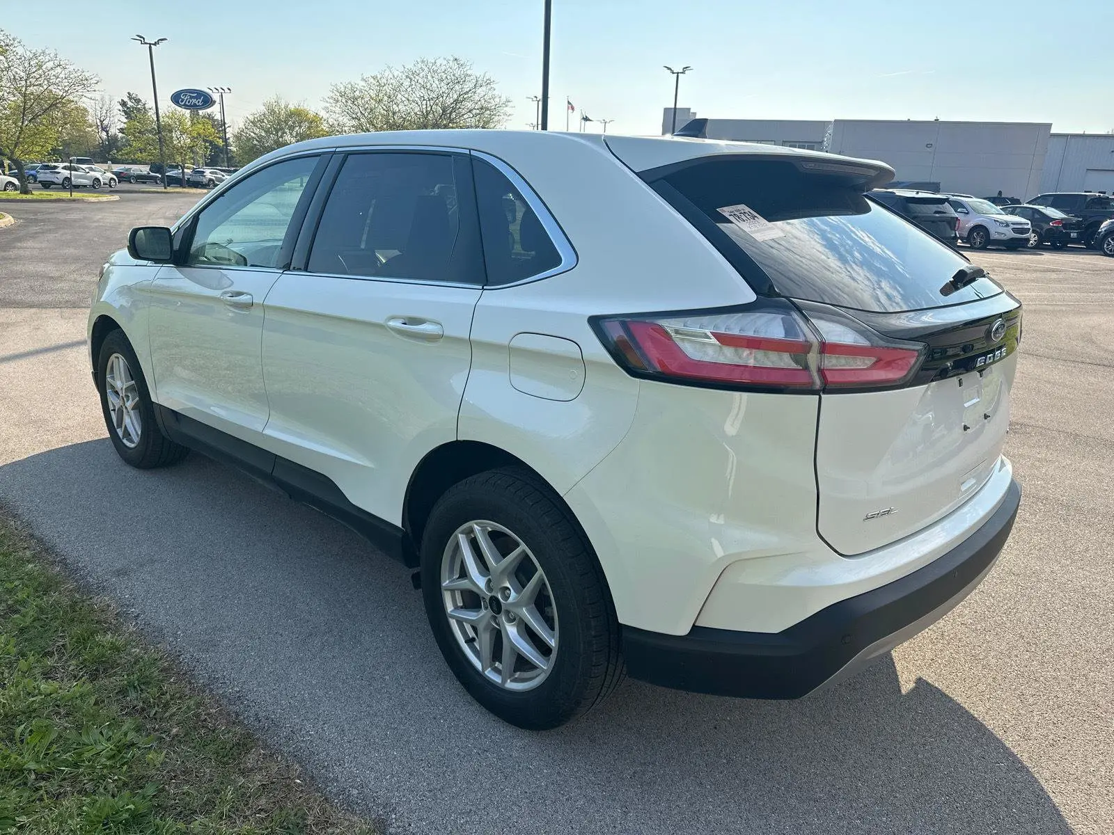 2023 Ford Edge SEL AWD photo 3